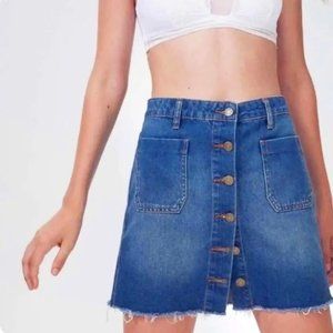 Urban Outfitters BDG | Denim Skirt with Raw Hem - EUC 🤩